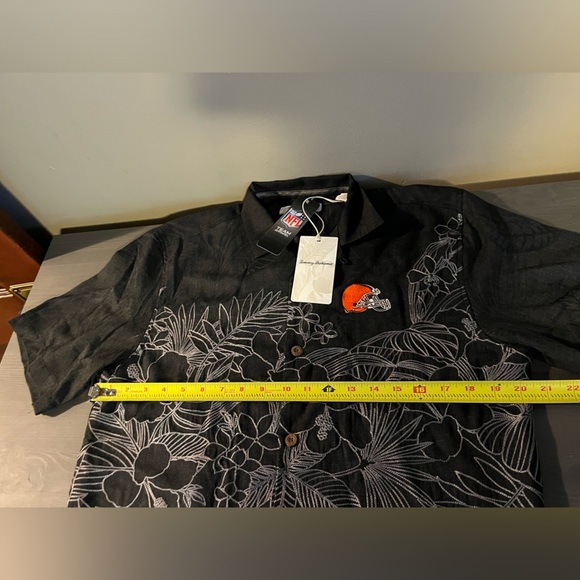 Tommy Bahama Islandzone NFL Cleveland Browns Silk Blend Hawaiian Shirt NWT - Picture 12 of 13